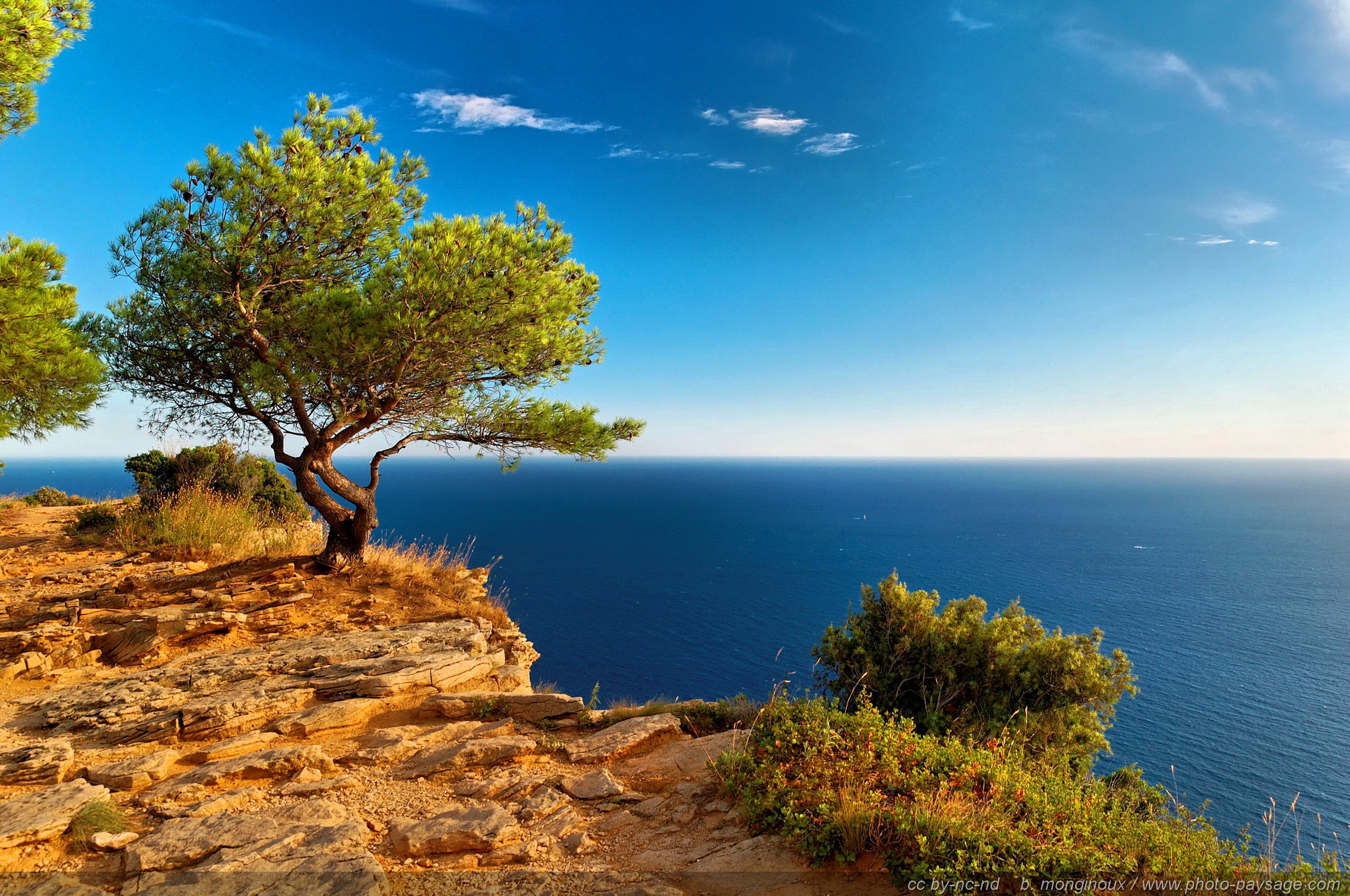 provence paysage méditerranée • Voyages  Cartes