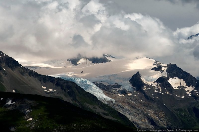 Le glacier du Tour
Alpes françaises.
Mots-clés: glacier montagne neige nuage massif_montagneux oxygene week-end nature
