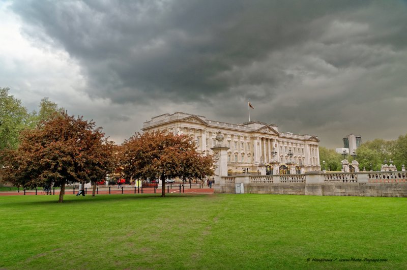 Le Palais de Buckingham
Londres, Royaume-Uni
Mots-clés: londres royaume_uni buckingham_palace jardin pelouse gazon