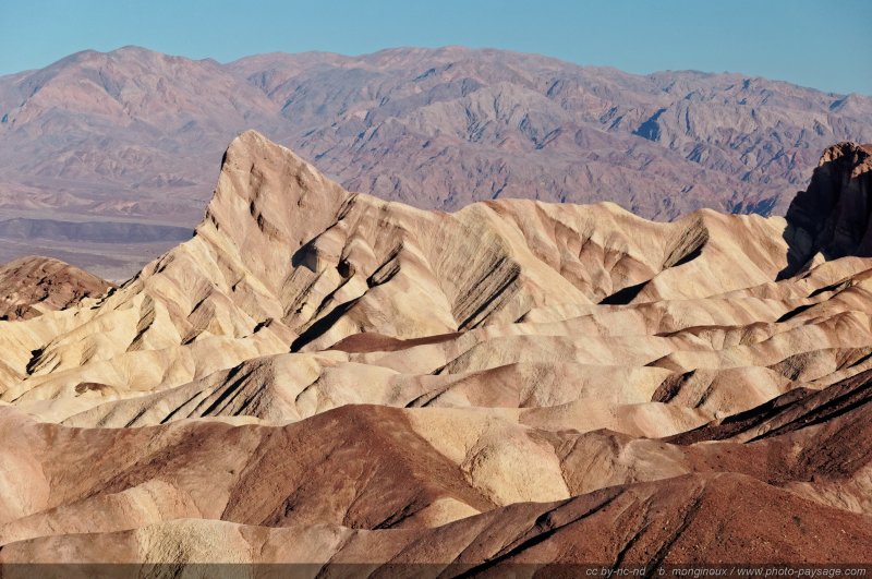Formations géologiques multicolores à Zabriskie Point
Death Valley National Park,  Californie, USA
Mots-clés: californie usa etats-unis desert vallee_de_la_mort Zabriskie_Point montagne_usa