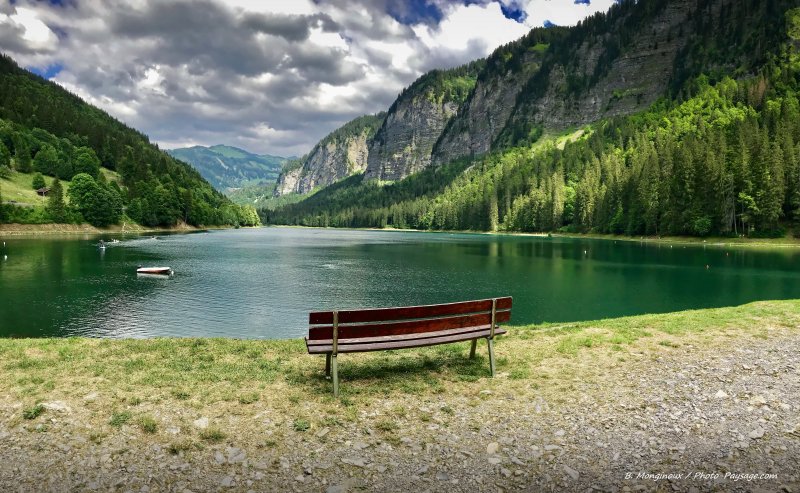Le lac de Montriond
Montriond / Morzine, Haute-Savoie
Mots-clés: foret_alpes categorielac photo_panoramique categ_ete les_plus_belles_images_de_nature