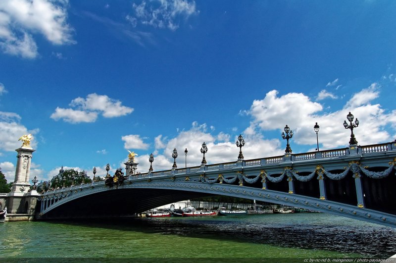 Le Pont Alexandre III
Paris, France
Mots-clés: paris paysage_urbain monument pont_alexandre_III categ_pont fleuve seine les_ponts_de_paris