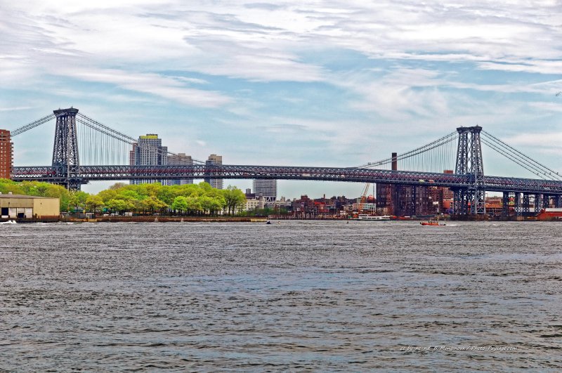 Le pont de Williamsburg
Vu depuis Brooklyn.
New-York, USA
Mots-clés: usa new-york pont