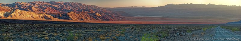 Vue panoramique de la Vallée de la Mort au lever du soleil
Parc national de Death Valley, Californie, USA
Mots-clés: californie route photo_panoramique montagne_usa desert
