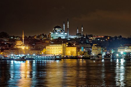 La_Mosquee_de_Soliman_-_Istanbul_by_night.jpg