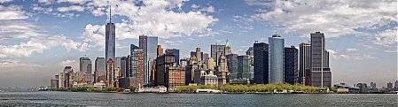Manhattan-downtown-vu-depuis-la-baie-de-New-York.jpg