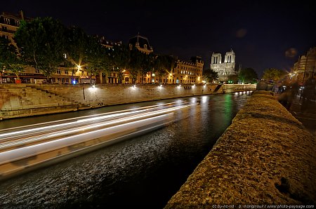 Paris-by-night---l-Ile-de-la-Cite.jpg