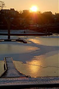 Nom du fichier=patinoire-sur-la-meuse-01.jpg
Taille du fichier=827Ko
Dimensions du fond d'écran (en pixels) : 1273x1915
Image ajoutée dans Photo-Paysage.com le : 12 Janvier 2009 patinoire-sur-la-meuse-01.jpg