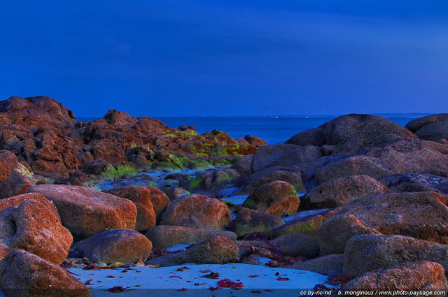 Lumière matinale sur les rochers de la plage de Tronoën
Pointe de la Torche, Finistère, Bretagne, France
Mots-clés: les_plus_belles_images_de_nature finistere bretagne mer tronoën tronoan cap-sizun littoral cote ocean atlantique cairn pierre categ_ete pointe-de-la-torche aurore aube