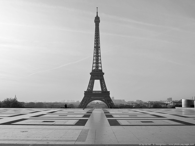 La Tour Eiffel en noir & blanc, photographiée depuis le parvis du Trocadéro
Paris, France
Mots-clés: paris tour_eiffel matin paysage_urbain monument trocadero