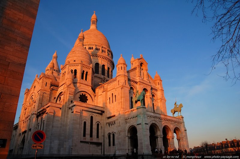 La basilique du Sacré Coeur
Mots-clés: paris montmartre monument eglise basilique cathedrale sacre_coeur