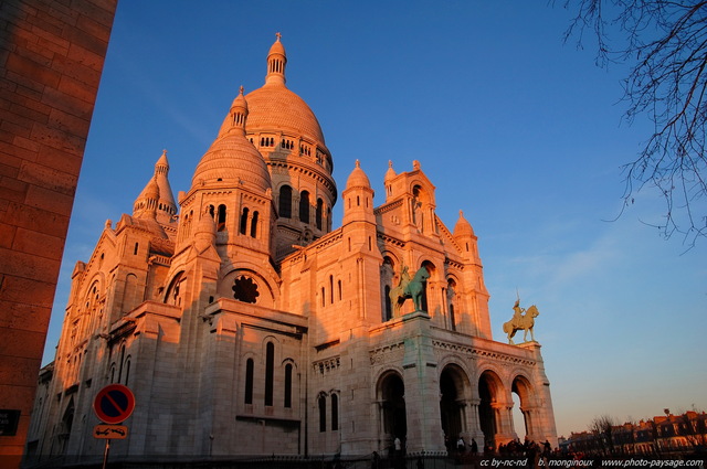 La basilique du Sacré Coeur
Mots-clés: paris montmartre monument eglise basilique cathedrale sacre_coeur