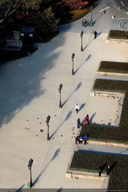 Touristes sur le parvis de Notre Dame
Photographiés depuis les tours de Notre Dame.
Ile de la Cité,
Paris, France
Mots-clés: lampadaires cadrage_vertical paris parvis rue notre_dame_de_paris ile_de_la_cite paysage_urbain les_plus_belles_images_de_ville