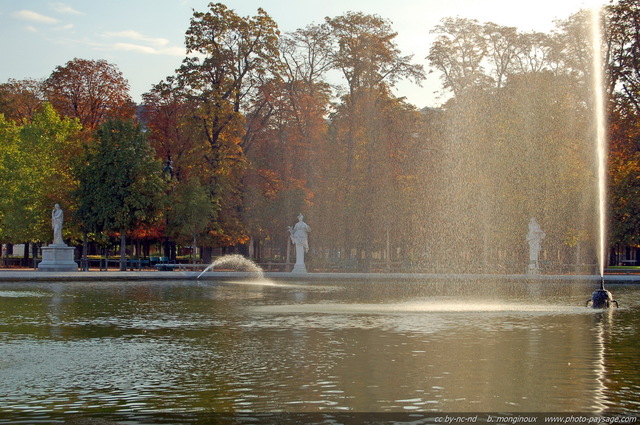 Couleurs d'automne dans le Jardin des Tuileries
Jardin des Tuileries, Paris, France
Mots-clés: jardin categ_fontaine statue automne paris monument bassin categ_fontaine