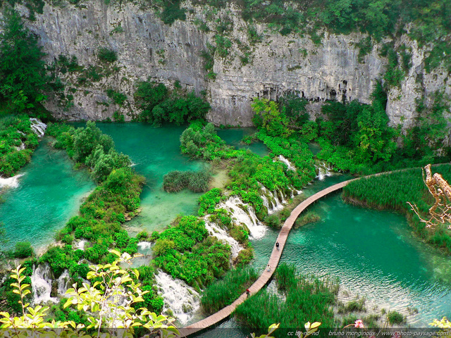 Paysage de Croatie, promenade dans les lacs inférieurs de Plitvice.
A lire sur le blog : [url=http://www.photo-paysage.com/blog/?p=16] Les lacs de Plitvice[/url]
Mots-clés: cascade canyon croatie plitvice montagne sentier promenade falaise zen nature croatie UNESCO_patrimoine_mondial categ_ete