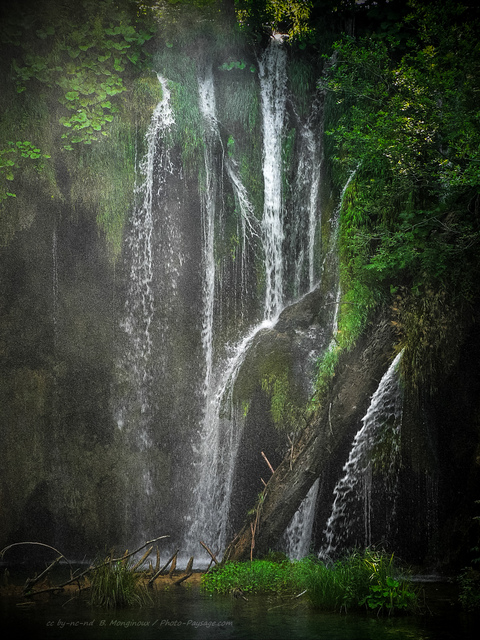 Une des innombrables merveilles que nous offre Dame Nature ;) (Cascades du Parc National de Plitvice, Croatie).
Parc National de Plitvice, Croatie.
A lire sur le blog : [url=http://www.photo-paysage.com/blog/?p=16] Les lacs de Plitvice[/url]
Mots-clés: cascade brume croatie plitvice nature UNESCO_patrimoine_mondial croatie cadrage_vertical