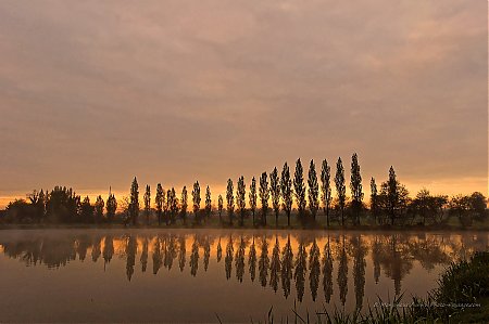 Aurore-reflets-lac-bretagne-2.jpg