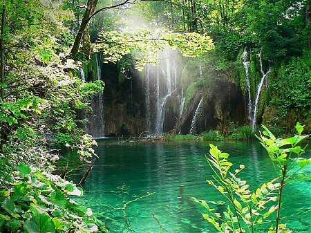 paradis-lac-cascade-plitvice.jpg