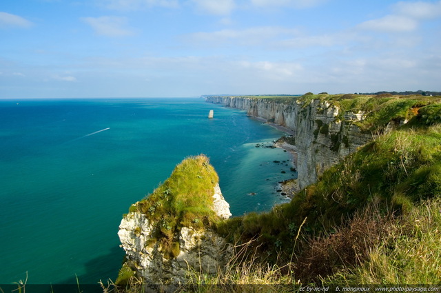 Paysage du littoral Normand
En arrière plan : l'Aiguille de Belval
Etretat, Haute-Normandie, France
Mots-clés: etretat normandie littoral mer manche falaise couleur_bleu