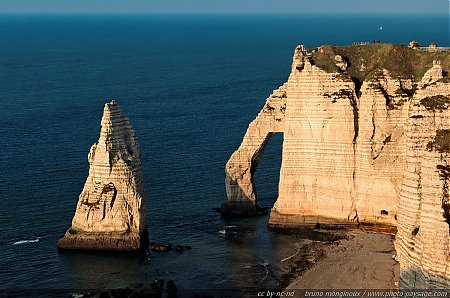 etretat-l-aiguille-la-porte-d-aval-4.jpg