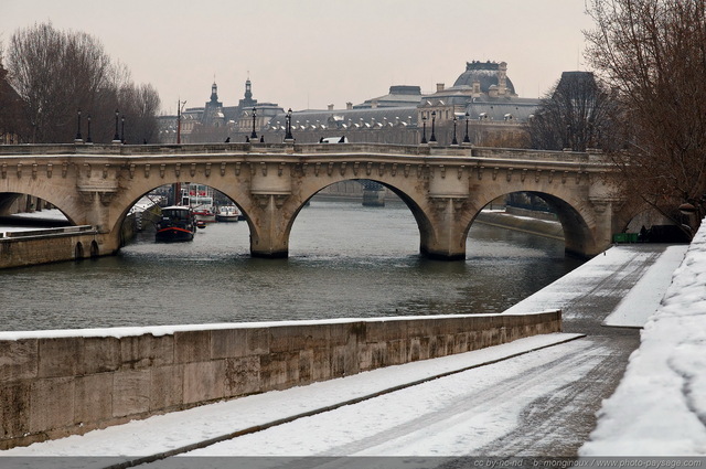 Les quais de Seine sous la neige
En arrière plan : le Pont Neuf
[Paris sous la neige]
Mots-clés: paris_sous_la_neige neige froid hiver pont-neuf pont-neuf quais rue la_seine categ_ile_de_la_cite