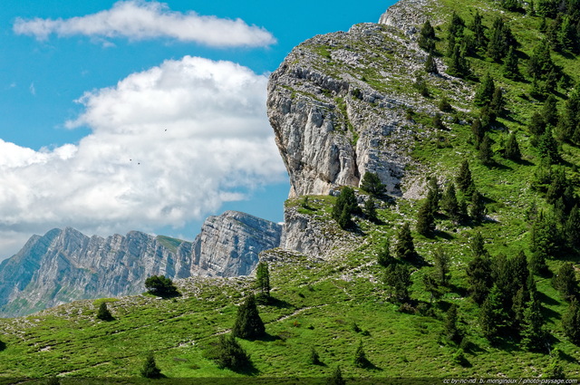 Pas de la Balme
[Montagnes du Vercors]
Mots-clés: vercors montagne massif-subalpin forets_du_vercors beautes_de_la_nature montagnard oxygene