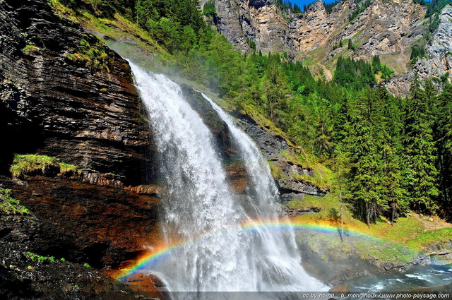 Un arc-en-ciel au pied de la cascade du Rouget
Sixt-fer-à-cheval,
Haute-Savoie, France
Mots-clés: les_plus_belles_images_de_nature cascade rouget sixt_fer_a_cheval haute_savoie montagne nature arc-en-ciel foret_alpes massif_montagneux oxygene week-end nature