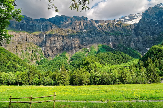 Prairie, Cirque du Fer-à-Cheval
Sixt-Fer-à-Cheval, Haute-Savoie, France
Mots-clés: sixt_fer_a_cheval haute_savoie montagne nature reserve_naturelle cascade prairie massif_montagneux oxygene week-end nature