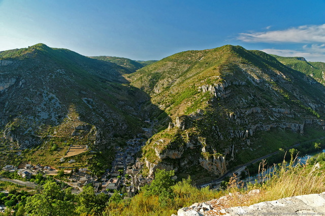 Le village de La Malène
[Gorges du Tarn]
Mots-clés: la_malene gorges_du_tarn lozere cevennes montagne vallee meyrueis