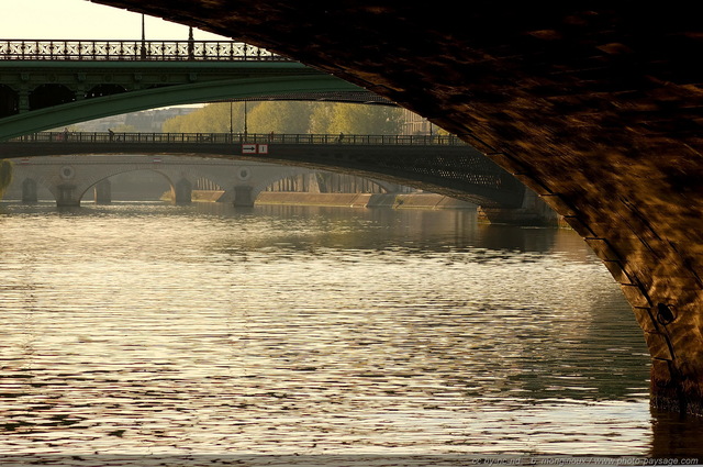 Paris voies sur berge -15
Paris, France
Mots-clés: sous_les_ponts la_seine fleuve les_ponts_de_paris paris rive paysage_urbain quai rive_droite voie_georges_pompidou