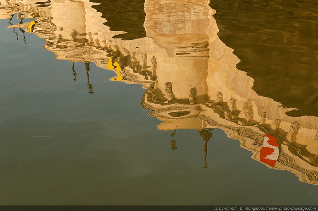 Le Pont Neuf se reflétant dans la Seine
Paris, France
Mots-clés: la_seine fleuve reflets pont-neuf lampadaires les_ponts_de_paris paris rive paysage_urbain quai rive_droite voie_georges_pompidou