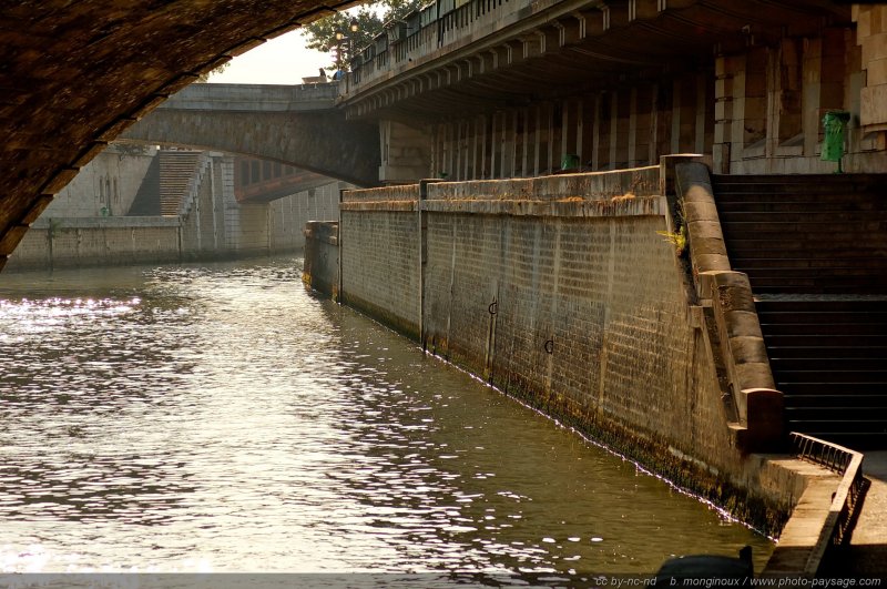 Promenade sur les quais rive gauche
Paris, France
Mots-clés: la_seine fleuve les_ponts_de_paris paris rive paysage_urbain quai rive_droite sous_les_ponts