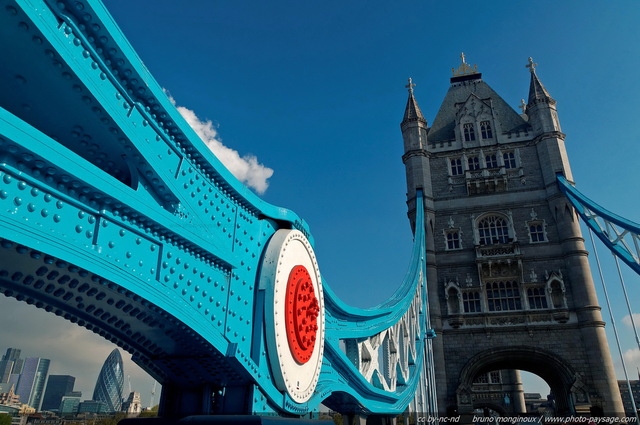 L'architecture unique du Tower Bridge
Londres, Royaume Uni
Mots-clés: Londres Royaume_Uni United_Kingdom categ_pont tower_bridge monument les_plus_belles_images_de_ville