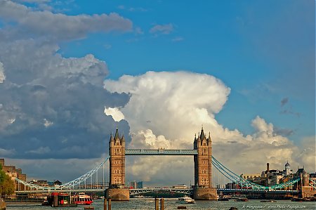 Londres_-_Tower_Bridge_-_12.jpg