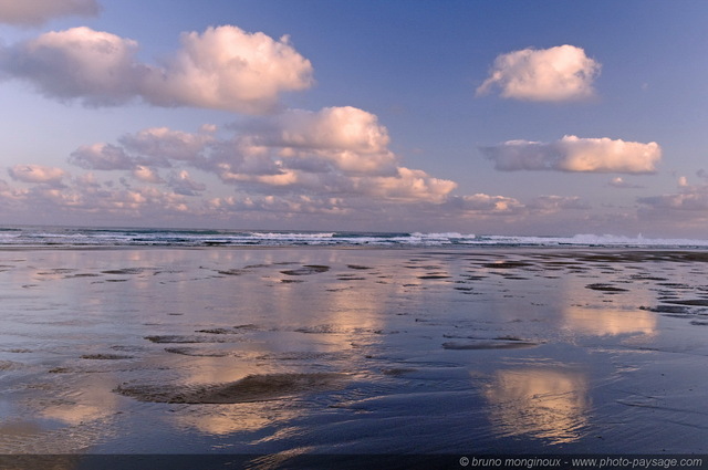 Reflets a maree basse - Biscarrosse plage -08
[Côte Aquitaine]
Mots-clés: aquitaine littoral atlantique bord_de_mer biscarrosse plage ocean landes reflets nuage sable ciel_aube