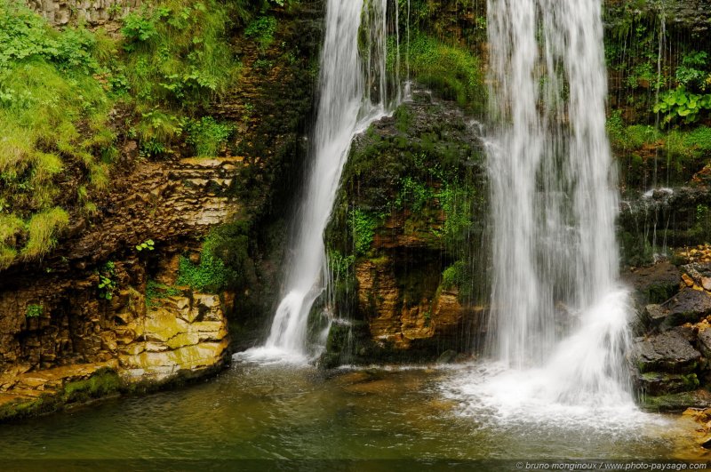 La cascade du Bonheur :)
Rivière du "Bonheur", 
en aval de l'abîme de Bramabiau (Gard)
Mots-clés: cascade riviere bonheur gard categ-massif_central meyrueis nature categ_ete