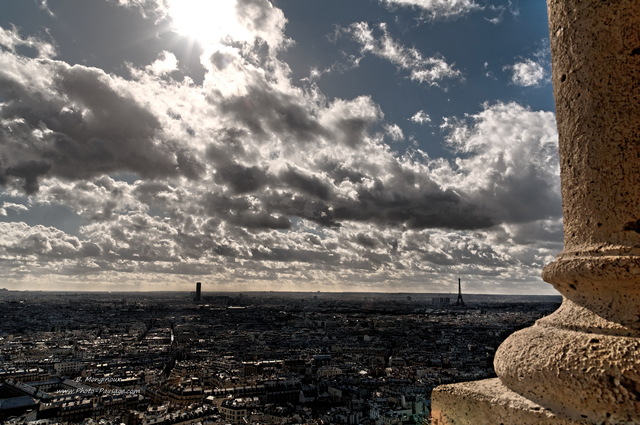 Paris panorama en HDR : de Montparnasse à  la Tour Eiffel
Photo prise depuis la 
coupole du Sacré-CÅ“ur.
Paris, France
Mots-clés: paris toits paysage_urbain parisien hdr contre-jour montmartre tour_eiffel tour-eiffel contre_jour sacre_coeur nuage contraste