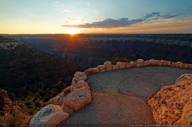 Admirer le lever de soleil au bord du Grand Canyon
Photographié depuis le sentier qui mène au Bright Angel Point.

Parc National du Grand Canyon (North Rim), Arizona, USA
Mots-clés: grand-canyon north-rim arizona usa nature montagne categ_ete lever_de_soleil sentier