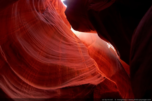 Au fond d'Antelope Canyon
Upper Antelope Canyon, réserve de la Nation Navajo, Arizona, USA
Mots-clés: antelope canyon arizona navajo usa