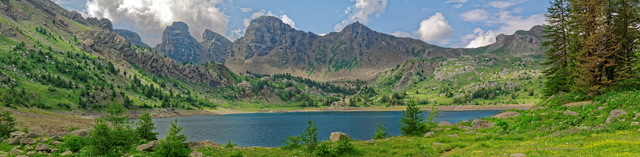 Au bord du lac d'Allos
[Parc national du Mercantour]
Mots-clés: categ_ete photo_panoramique categorielac foret_alpes