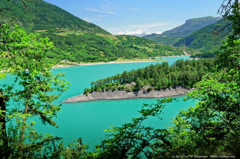 Vue sur le lac de Monteynard-Avignonet 
Isère, France
Mots-clés: vercors categ_ete forets_du_vercors