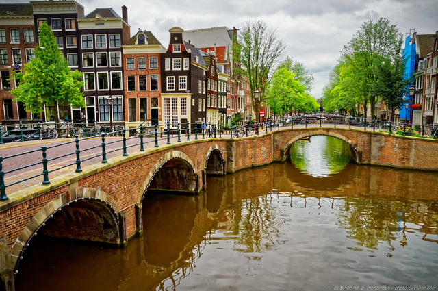 Balade le long des canaux d Amsterdam -06
Amsterdam, Pays-Bas
Mots-clés: amsterdam pays-bas hollande paysage_urbain canal canaux categ_pont reflets