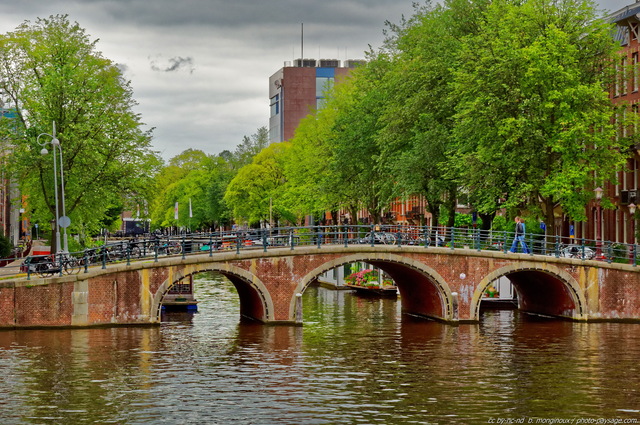 Balade le long des canaux d Amsterdam -09
Amsterdam, Pays-Bas
Mots-clés: amsterdam pays-bas hollande paysage_urbain canal canaux categ_pont