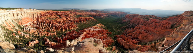 Bryce Point : vue panoramique
Bryce Canyon National Park, Utah, USA
Mots-clés: bryce_canyon utah usa photo_panoramique categ_ete foret_usa montagne_usa