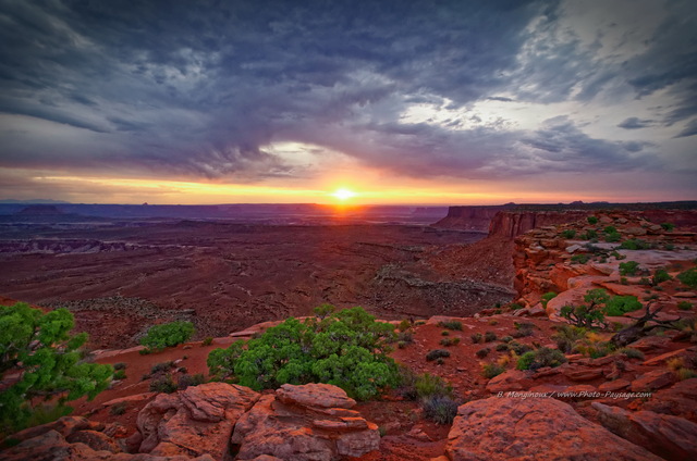 Coucher de soleil dans le désert de l'Utah
Island in the sky, Canyonlands National Park, Utah, USA
Mots-clés: canyonlands utah desert categ_ete usa coucher_de_soleil les_plus_belles_images_de_nature