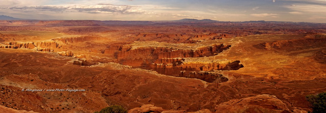 Panorama sur Canyonlands et Monument Bassin, photographié depuis Grand View Point Overlook
(assemblage panoramique HD)
Island in the sky, Canyonlands National Park, Utah, USA
Mots-clés: canyonlands utah desert categ_ete usa photo_panoramique les_plus_belles_images_de_nature