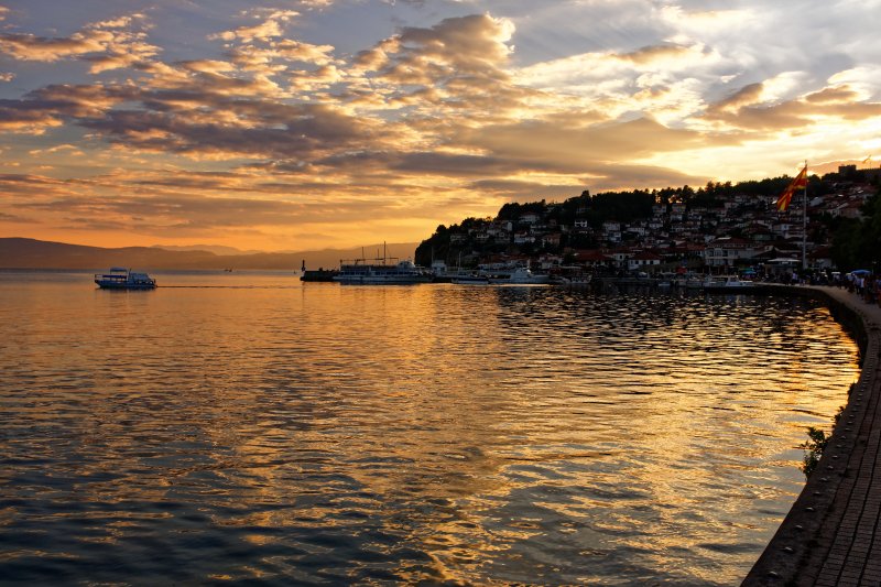 Coucher de soleil sur la ville d'Ohrid
Ohrid, Macédoine
Mots-clés: Ohrid Macedoine categorielac bateau coucher_de_soleil