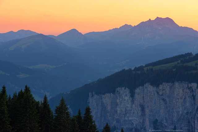 Peu après le coucher de Soleil à  Avoriaz
Haute-Savoie
Mots-clés: coucher_de_soleil categ_ete crepuscule
