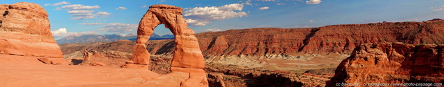 Delicate Arch, vue panoramique
(assemblage panoramique HD)
Arches National Park, Utah, USA
Mots-clés: utah usa photo_panoramique arche_naturelle desert categ_ete