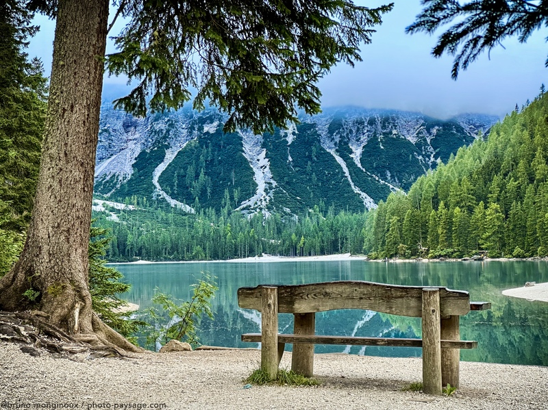 Un banc face au lac de Braies
Lago di Braies / Pragser Wildsee, Dolomites, Italie
Mots-clés: Categorielac italie_autre categ_ete banc les_plus_belles_images_de_nature